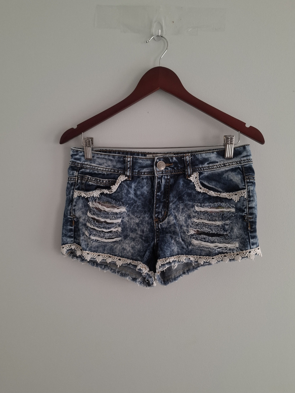 Frayed Lace-Trim Acid Wash Denim Shorts - Blue SZ 5